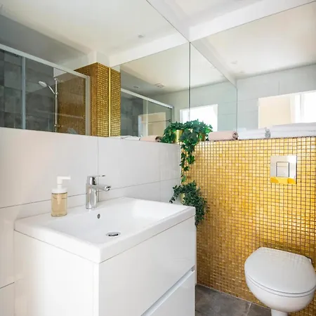 Bedinbern Hotel apartamentowy 4*